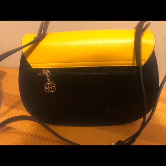 ***SOLD*** Crossbody Leather Bag - Picture 5 of 5